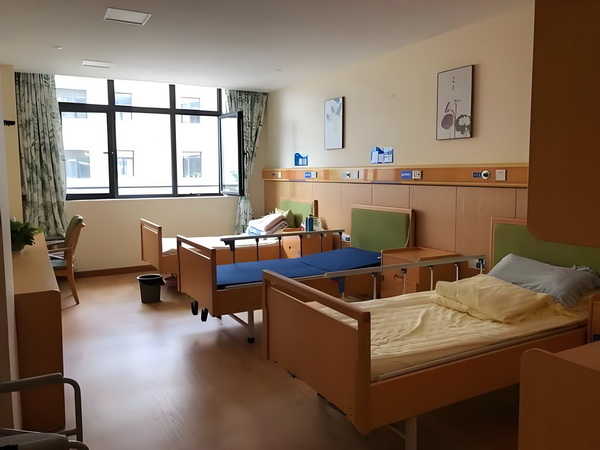 深圳积分入户积分怎么积_冯骥荐电影南京照相馆：没有抒情只有血的事实 冯骥荐电影周期投资常长也非