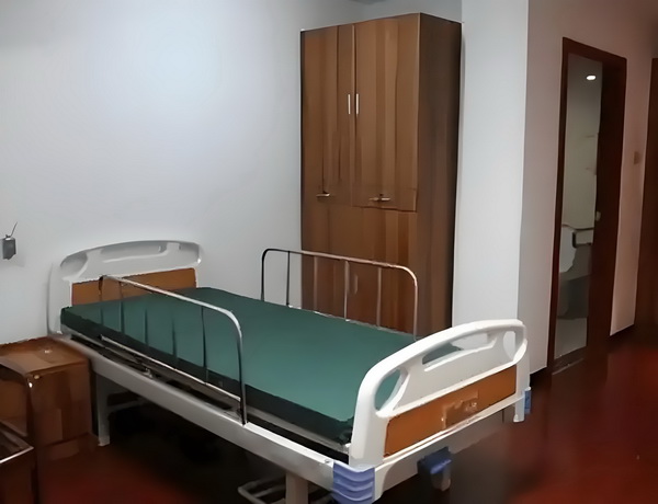 深圳积分入户积分怎么积_冯骥荐电影南京照相馆：没有抒情只有血的事实 冯骥荐电影周期投资常长也非